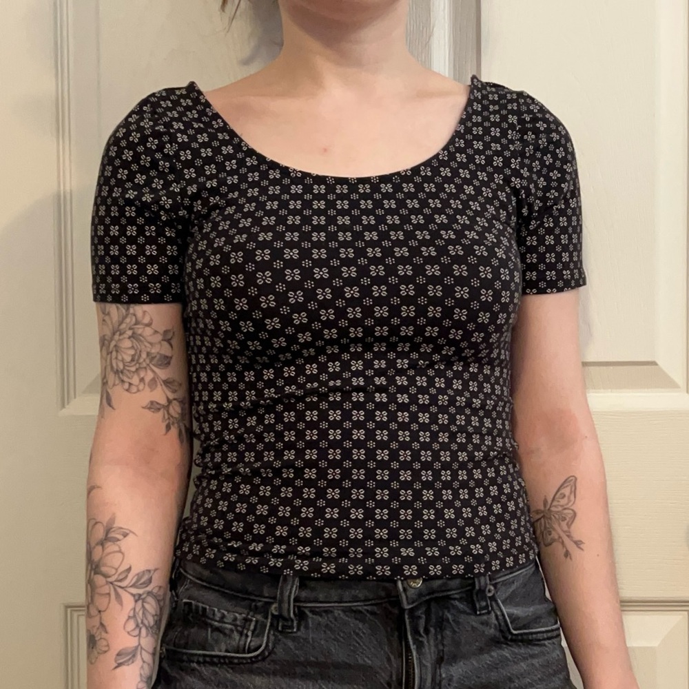 Black and White Short Sleeve Top with Criss Cross Back